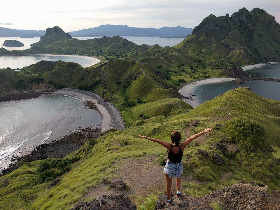 Caroussel de photos montrant les activités pendant la croisière vers les îles Komodo.