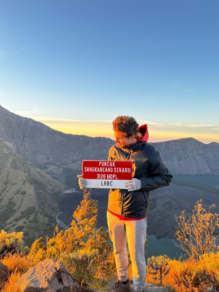 Lake crater of Mount Rinjani,Lombok - stunning natural beauty 