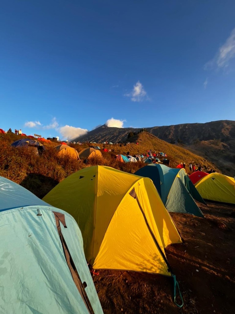 Climbing Mount Rinjani,Lombok - Tips and tricks 