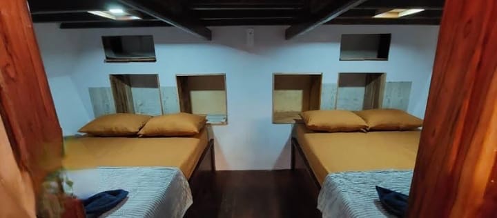 KLM ATHIRA,Labuan bajo, Flores - 3 days private liveboard from Labuan bajo to Komodo island 