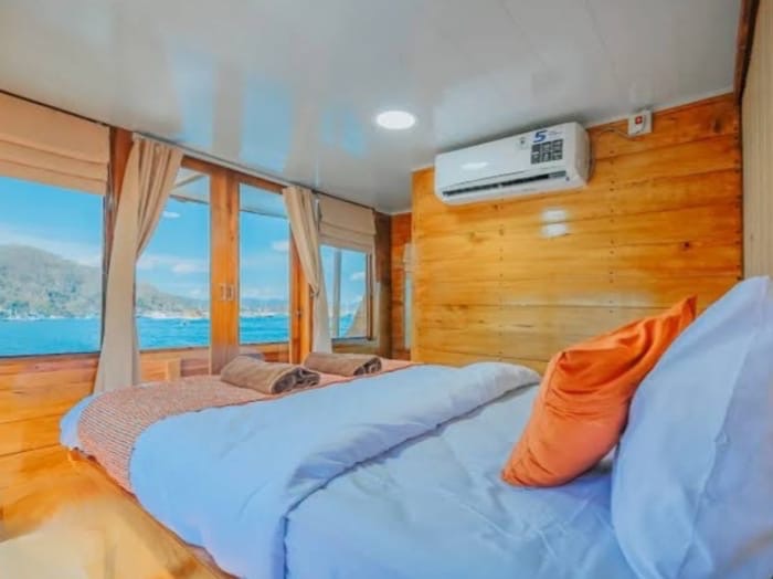 Segara liveboard open Komodo trip 3 days 2 night