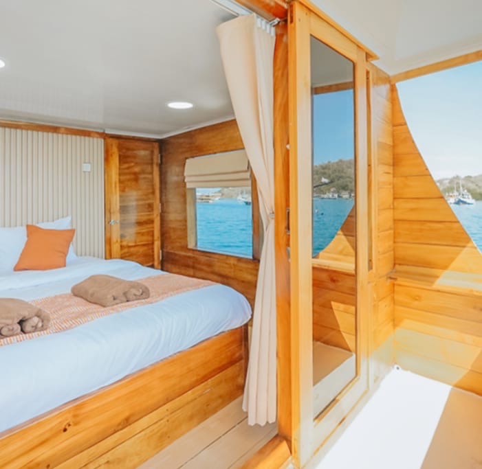 Share Komodo trip 3 days 2 night ,Flores - segara liveboard 