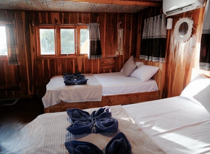 KLM ATHIRA,Flores ,Indonesia - 4Days Komodo liveboard from Lombok to Komodo