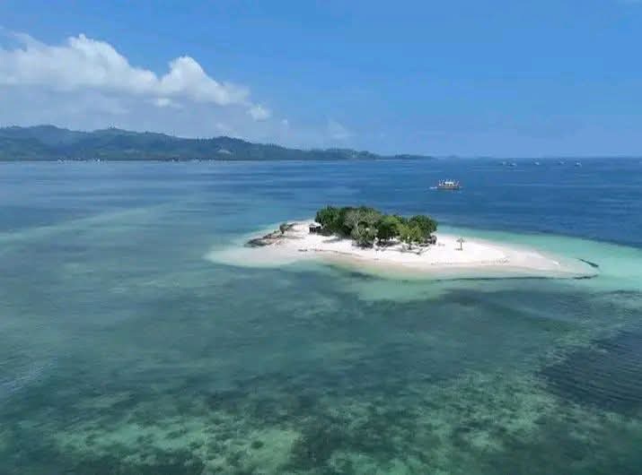 Snorkling trip,lombok- stunning view of Gili island from above