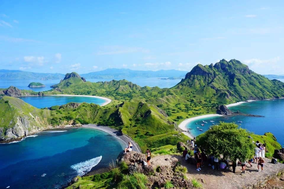 Share Komodo trip 2026,Flores-stunning view of Padar island 