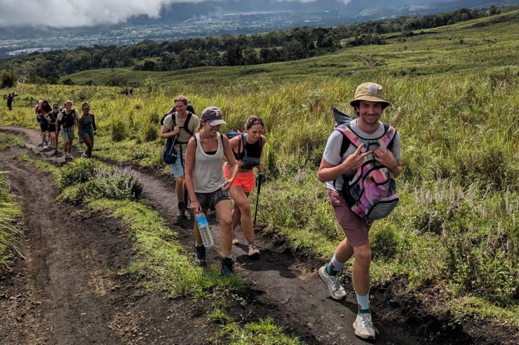 Rinjani trekking package for beginners,Lombok-Indonesia 
